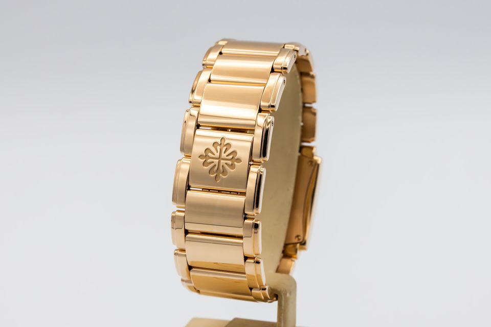 Patek Philippe Twenty-4 4910/11R-010 Image 3